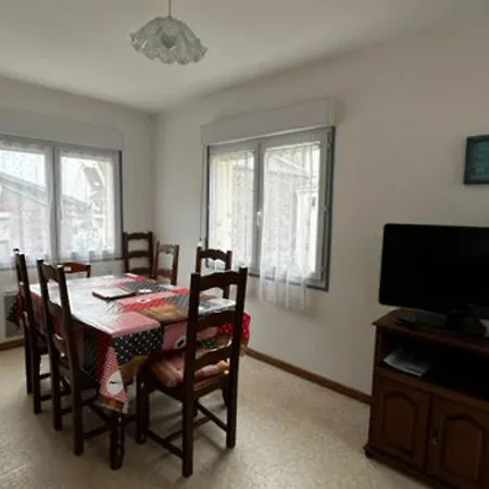 Lägenhet 3 Pieces A 50m De La Mer, Terrasse, 1er Etage, 4/6 Personnes - - Fr-1-730-1